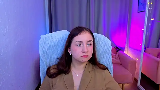 Kattrin Golden online show from October 13, 2025, 9:38 pm