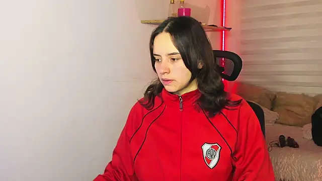 Snapshot of Emily_Lindey chatting on November 11, 2025, 3:12 am Emily Lindey online show from November 11, 2025, 3:12 am