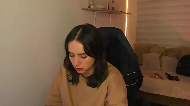 Snapshot of Emily_Lindey chatting on October 19, 2025, 3:20 am Emily Lindey online show from October 19, 2025, 3:20 am