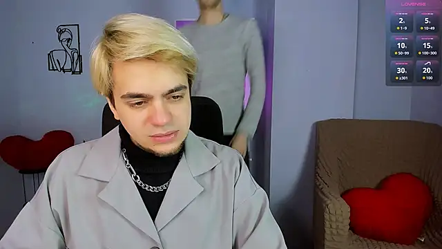 Snapshot of astren_villo chatting on November 15, 2025, 10:08 am astren villo online show from November 15, 2025, 10:08 am