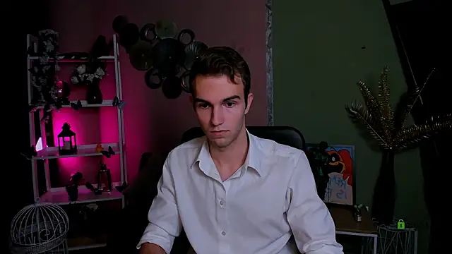 Snapshot of astren_villo chatting on November 18, 2025, 9:18 pm astren villo online show from November 18, 2025, 9:18 pm