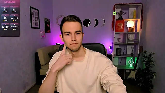 astren villo online show from March 13, 2026, 6:40 am