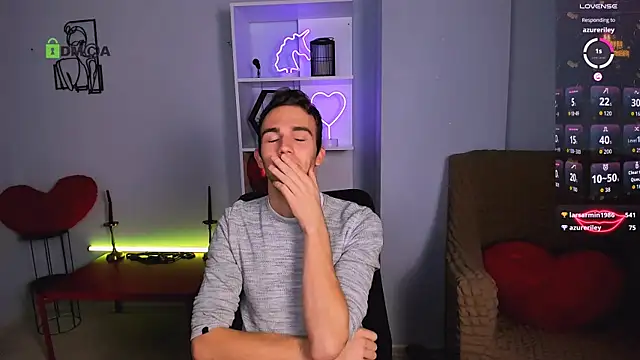 Snapshot of astren_villo chatting on November 26, 2025, 1:33 pm astren villo online show from November 26, 2025, 1:33 pm