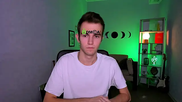 Snapshot of astren_villo chatting on December 3, 2025, 1:21 pm astren villo online show from December 3, 2025, 1:21 pm