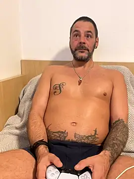  madbull  online show from November 5, 2025, 7:39 pm