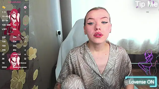 Snapshot of MeganNewCat chatting on May 12, 2026, 6:54 am MeganNewCat online show from May 12, 2026, 6:54 am