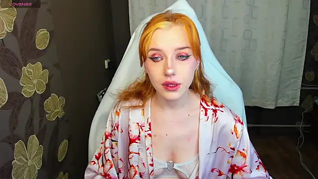 Snapshot of MeganNewCat chatting on May 18, 2026, 7:40 pm MeganNewCat online show from May 18, 2026, 7:40 pm