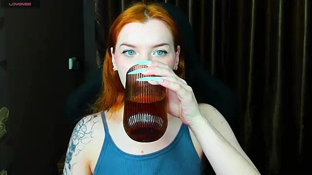 Snapshot of MeganNewCat chatting on April 17, 2026, 7:49 pm MeganNewCat online show from April 17, 2026, 7:49 pm