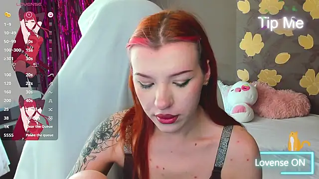 Snapshot of MeganNewCat chatting on July 6, 2026, 6:31 am MeganNewCat online show from July 6, 2026, 6:31 am