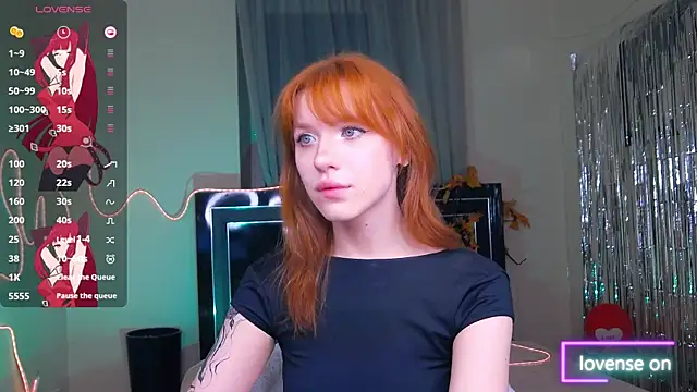 Snapshot of MeganNewCat chatting on April 6, 2026, 7:48 pm MeganNewCat online show from April 6, 2026, 7:48 pm
