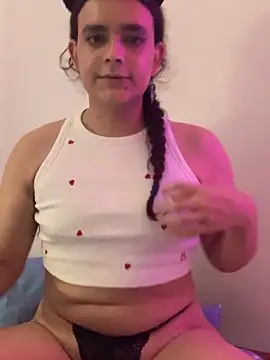 Snapshot of La-Gatiita-trans chatting on November 11, 2025, 2:34 pm La-Gatiita-trans online show from November 11, 2025, 2:34 pm