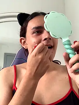 Snapshot of La-Gatiita-trans chatting on November 29, 2025, 2:06 pm La-Gatiita-trans online show from November 29, 2025, 2:06 pm