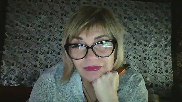 Lia Ray online show from November 25, 2025, 8:31 pm