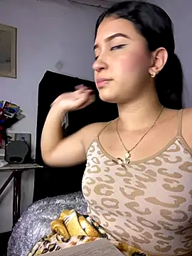 cristalxxx hott online show from November 27, 2025, 4:02 am