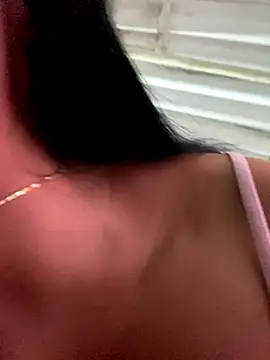 cristalxxx hott online show from November 7, 2025, 1:32 am