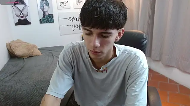 Snapshot of AmethystShadow17 chatting on October 25, 2025, 1:01 pm AmethystShadow17 online show from October 25, 2025, 1:01 pm