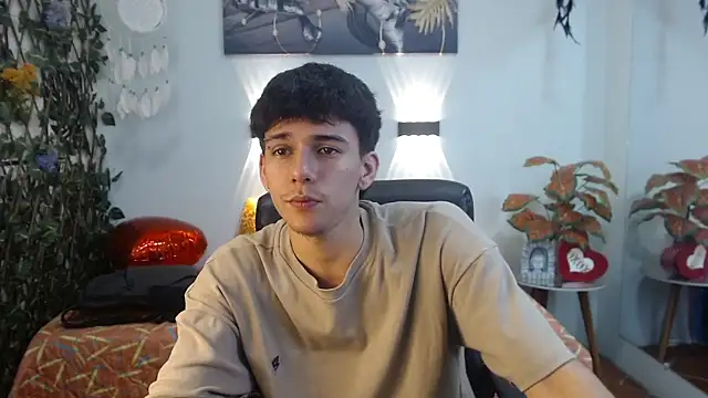 AmethystShadow17 online show from April 1, 2026, 3:19 am