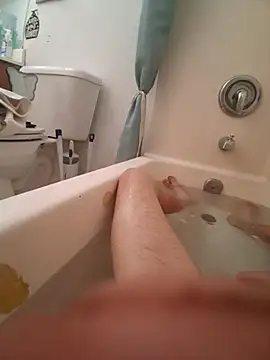 whateveruwanthowever online show from November 12, 2025, 9:18 pm