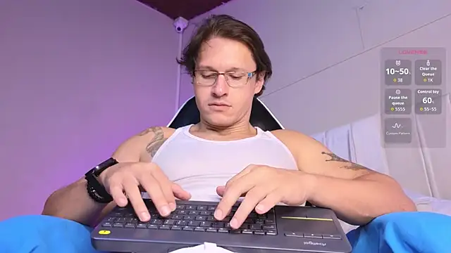 Snapshot of Justin_valverde chatting on February 24, 2026, 7:48 pm Justin valverde online show from February 24, 2026, 7:48 pm