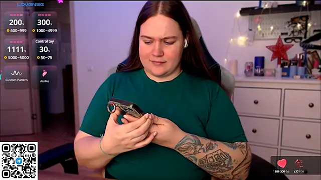 SummerTina online show from December 7, 2024, 6:10 pm