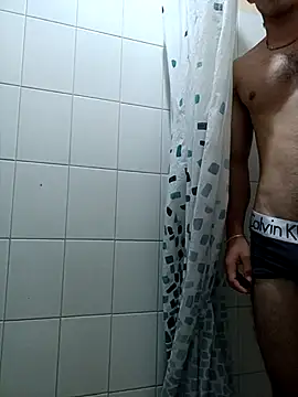 Snapshot of Michael_black01 chatting on October 24, 2025, 5:01 pm Michael black01 online show from October 24, 2025, 5:01 pm