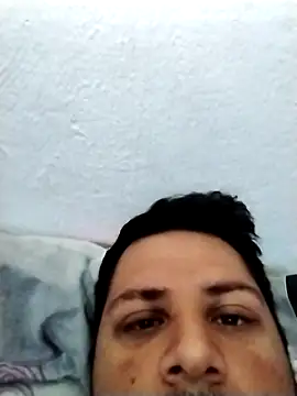 Eduar0015 online show from November 8, 2025, 1:47 pm