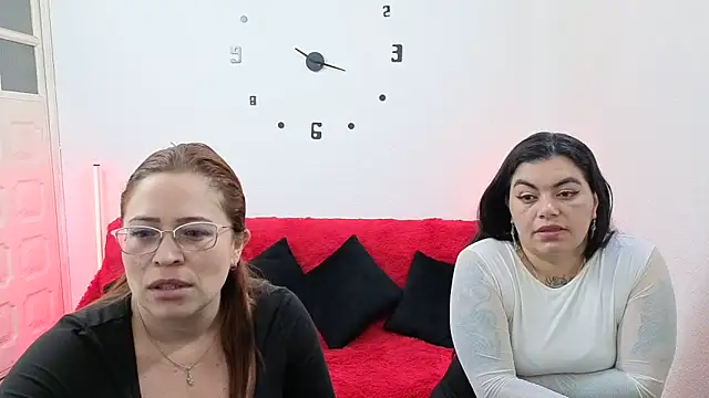 lesb milf online show from September 29, 2025, 3:17 pm