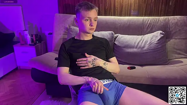 Snapshot of Logan_mett chatting on May 25, 2026, 5:55 pm Logan mett online show from May 25, 2026, 5:55 pm