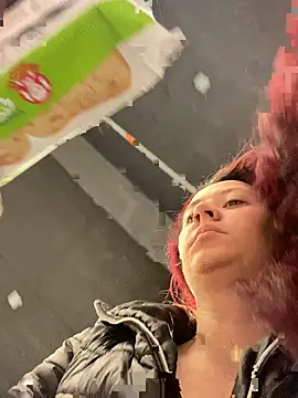 Snapshot of Zoe_fire chatting on October 24, 2025, 12:15 pm Zoe fire online show from October 24, 2025, 12:15 pm