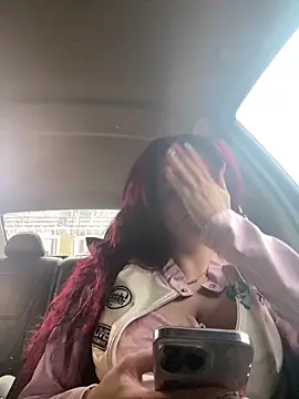 Snapshot of Zoe_fire chatting on October 27, 2025, 12:28 pm Zoe fire online show from October 27, 2025, 12:28 pm