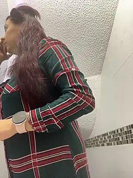 Snapshot of Zoe_fire chatting on December 1, 2025, 12:39 pm Zoe fire online show from December 1, 2025, 12:39 pm