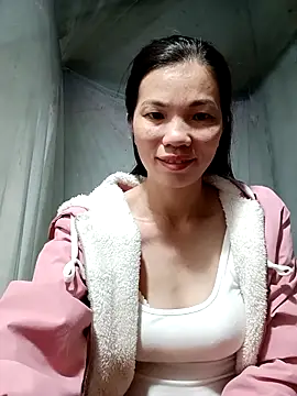 Snapshot of Style-lee chatting on November 19, 2025, 7:14 pm Style-lee online show from November 19, 2025, 7:14 pm