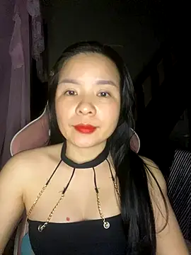 Snapshot of Listen-ly chatting on November 15, 2025, 5:06 pm Listen-ly online show from November 15, 2025, 5:06 pm