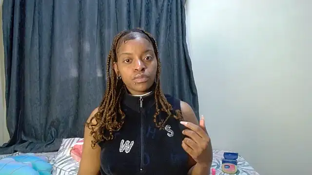 Snapshot of fifiqueen25 chatting on April 5, 2026, 6:53 am fifiqueen25 online show from April 5, 2026, 6:53 am