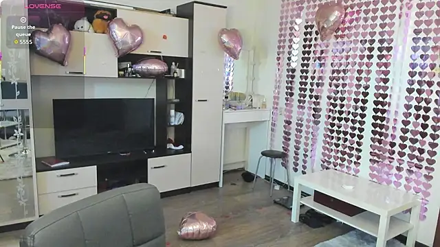 HeatherNextDoor online show from February 8, 2026, 8:23 am