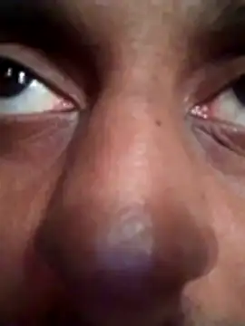 Snapshot of svk_05 chatting on December 15, 2025, 8:20 am svk 05 online show from December 15, 2025, 8:20 am