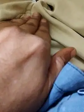 Snapshot of svk_05 chatting on November 19, 2025, 1:55 pm svk 05 online show from November 19, 2025, 1:55 pm