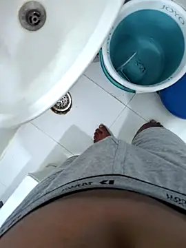 Snapshot of Akki19989 chatting on October 16, 2025, 12:41 am Akki19989 online show from October 16, 2025, 12:41 am