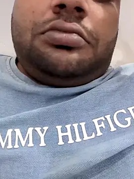 Snapshot of Akki19989 chatting on October 26, 2025, 3:34 pm Akki19989 online show from October 26, 2025, 3:34 pm