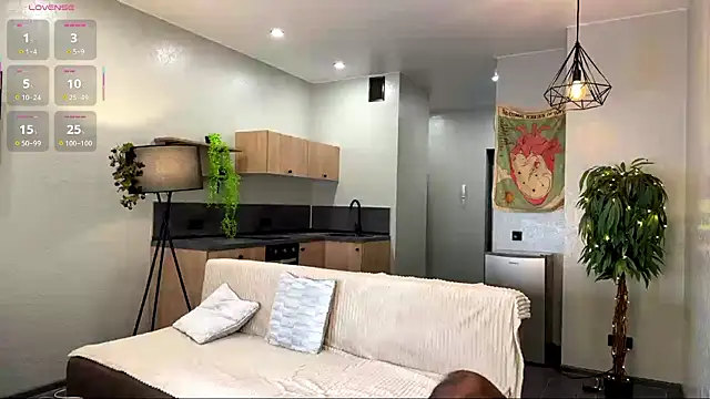 StephnieRecuparo online show from February 13, 2026, 2:39 pm