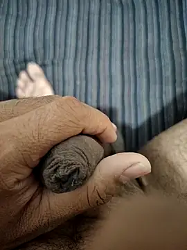 imyoungboymay online show from November 30, 2025, 10:38 am