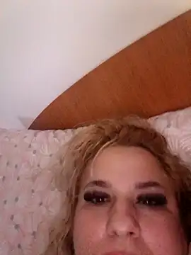 Snapshot of BelleInna chatting on October 26, 2025, 8:31 pm BelleInna online show from October 26, 2025, 8:31 pm