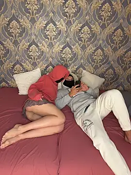  CoupleVibes  online show from October 15, 2025, 5:54 pm