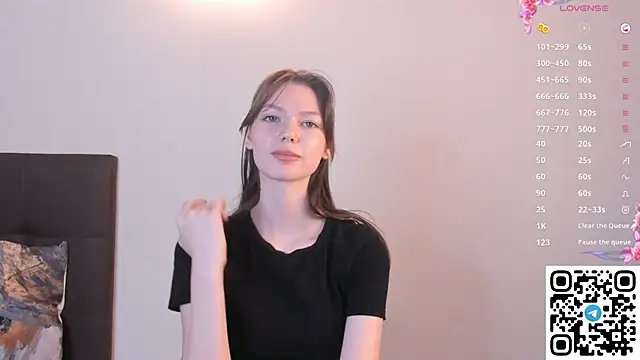 Snapshot of Erosyne chatting on November 19, 2025, 5:24 pm Erosyne online show from November 19, 2025, 5:24 pm