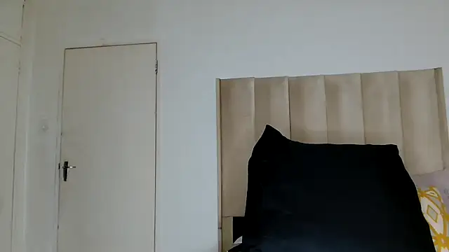 Snapshot of Babyface201 chatting on December 2, 2025, 10:11 pm Babyface201 online show from December 2, 2025, 10:11 pm