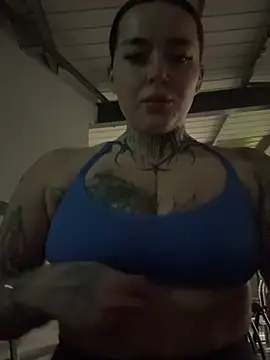 Snapshot of lucycoxxoxo chatting on May 16, 2026, 12:53 am lucycoxxoxo online show from May 16, 2026, 12:53 am
