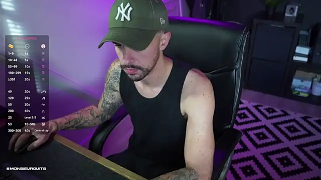 monsieurguitsxxx online show from December 5, 2025, 1:21 pm