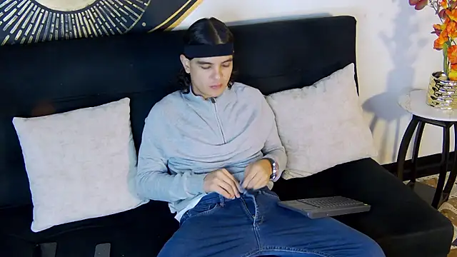 Snapshot of dammon_walker chatting on November 3, 2025, 12:09 pm dammon walker online show from November 3, 2025, 12:09 pm