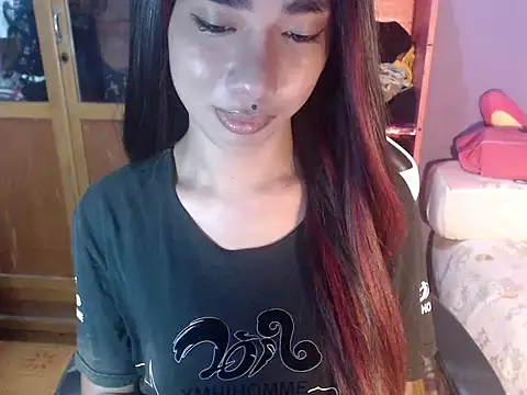 Snapshot of Yourasianbabyemma chatting on May 5, 2026, 7:06 pm Yourasianbabyemma online show from May 5, 2026, 7:06 pm