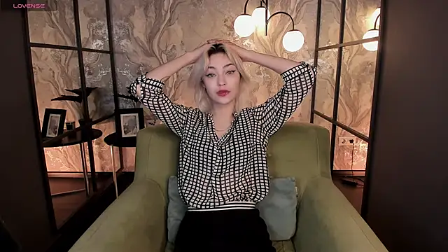 AlysiaSun  online show from November 8, 2025, 2:09 pm